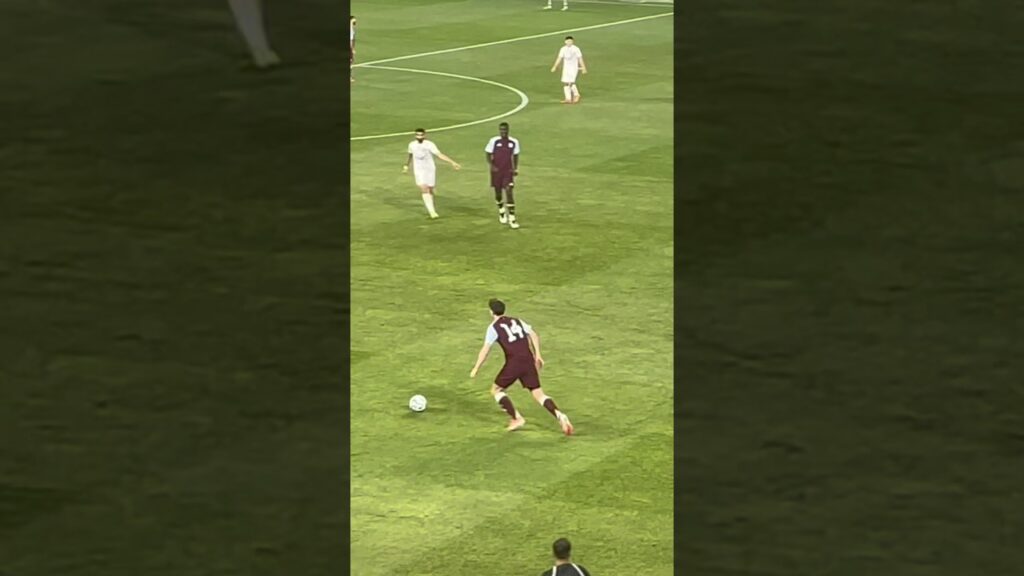 Pau Torres AVFC back up to Pace in UAE#astonvillafc #trending #fyp #shorts