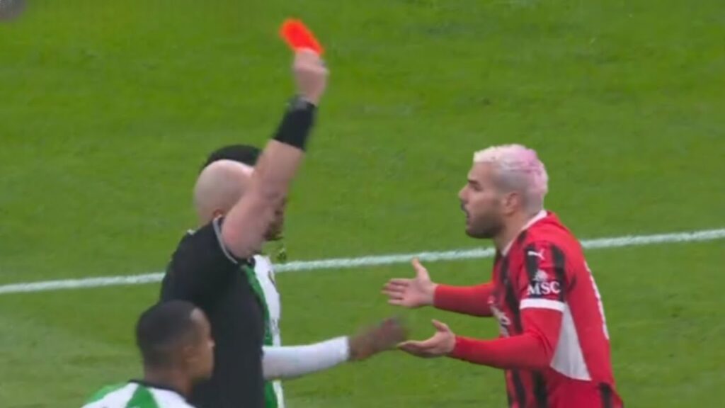 Theo Hernández Red Card, Theo Hernández fake foul AC Milan vsFeyenoordHighlights, Champions League