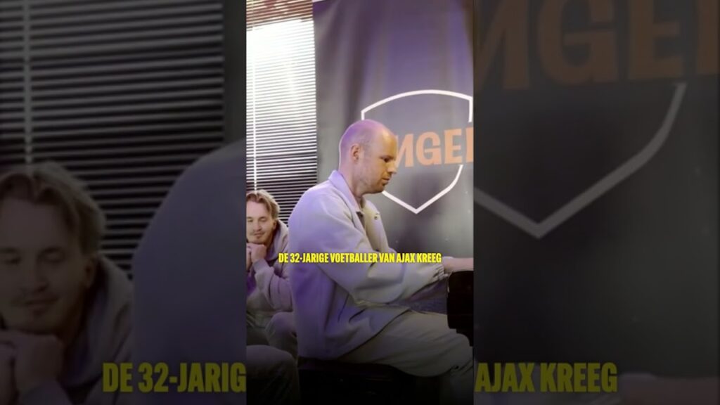 KLAASSEN KRIJGT BIJZONDER CADEAU VAN TEAMGENOTEN #shorts