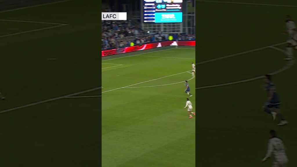 Leaping save from Hugo Lloris 🧤