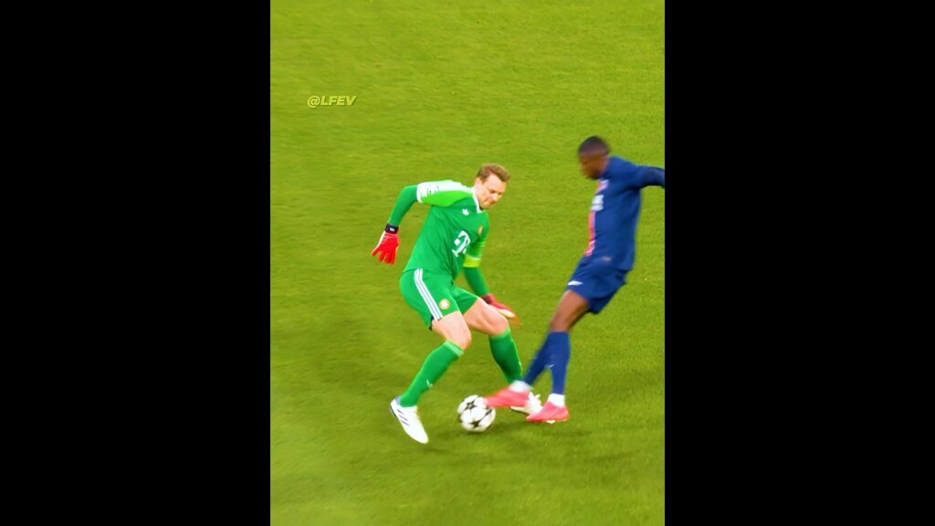 When Neuer Get Bored 😳