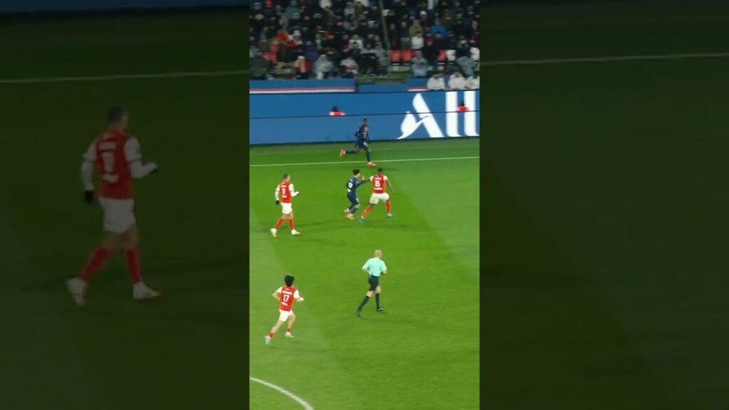 🇵🇹 Vitinha = Boss 👑. #Ligue1McDonalds #ligue1 #psg