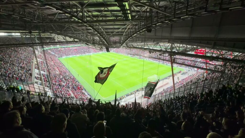 PsvAja 30.3.2025 (0-2) : Ontlading in het uitvak na de 0-1 van Davy Klaassen!!