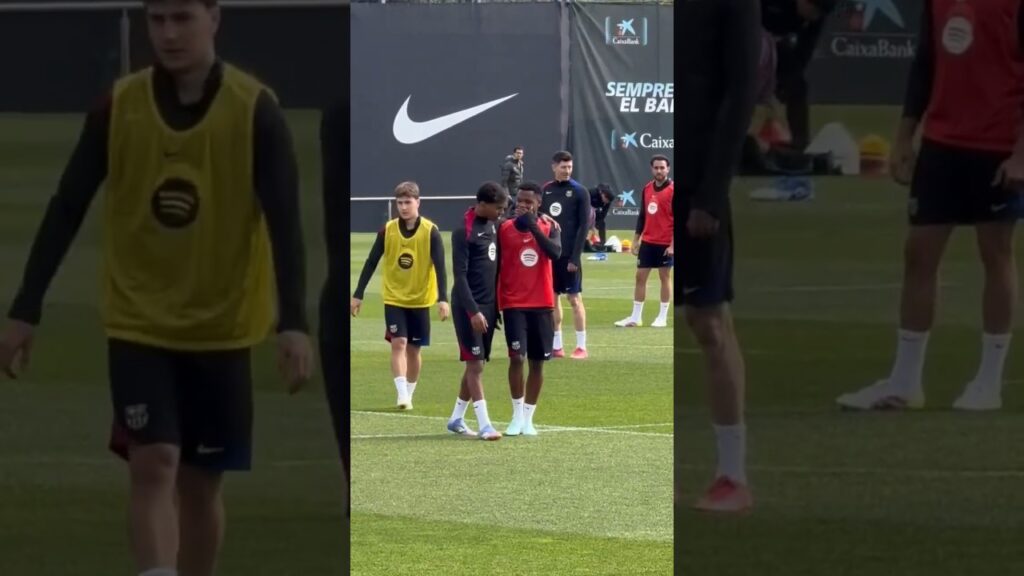 ❤️ Lamine Yamal et Ansu Fati à l'entraînement du Barça #football #shorts