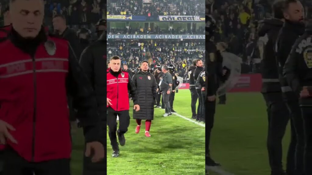 ÖZEL İÇERİK | Maç sonunda Dries Mertens sahadan böyle ayrıldı!