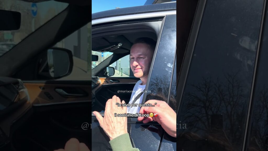 🤍🖤 Teun #Koopmeiners encuentra a una nonnina juventina