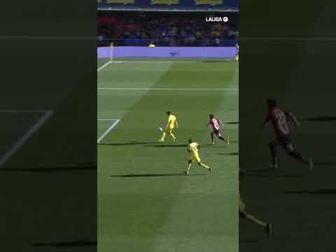 🔝🧤Unai Simón resultó determinante volando. #VillarrealAthletic #AthleticClub 🦁 #paradas #shorts