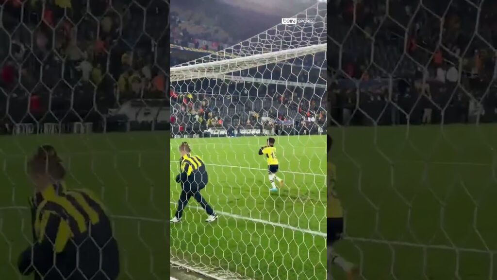 🟡🔵 Fred Rodrigues’in Oğlu Benjamin, Maç Sonunda Golünü Atıyor Ve Sevincini Yaşıyor #shorts