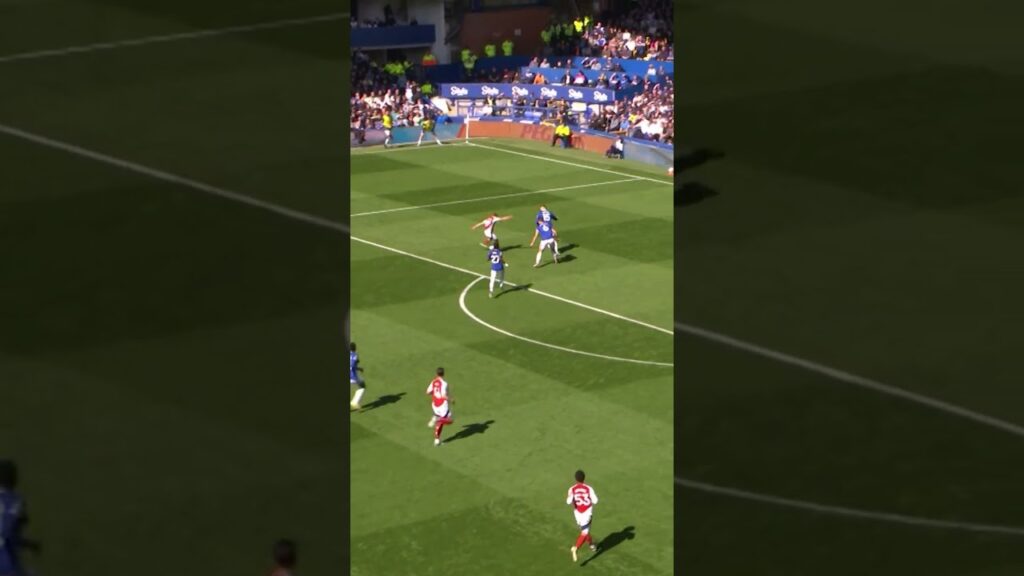 LEANDRO TROSSARD LOVES SCORING AT GOODISON PARK 🪄