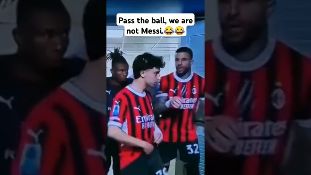 Kyle Walker to Joao Felix: "Pass the ball, we are not Messi." 😂😂