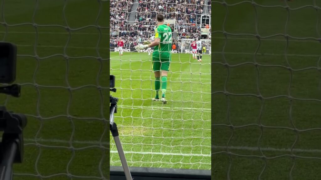 Nufc v mufc. 13.4.25. Nick pope warming up.