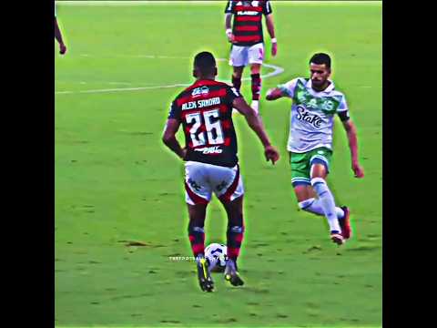 Alex Sandro 🔥 #shorts #shortsfeed #foryou #foryoupage #fyp #futebol #skills #goals #flamengo #edit