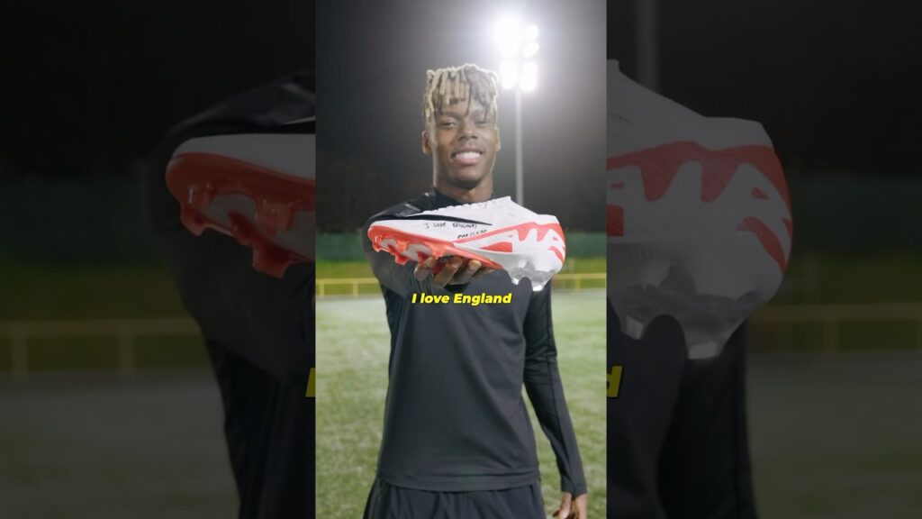 “I love England” 👀 Nico Williams has done us here 🤣 Too quick for us ⚡️ #prodirectsoccer #nike