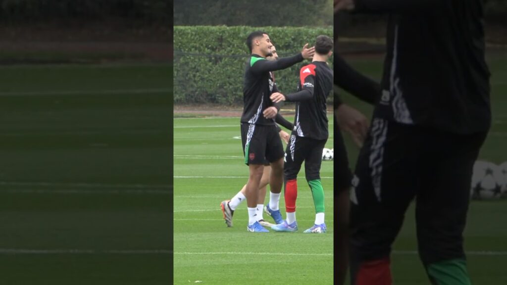 Saliba and Havertz PLAY FIGHTING during Arsenal training🥊