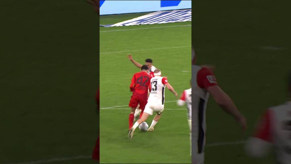 Laufen, sitzen, schießen - Musiala mit Traum-Solo 😍 #shorts