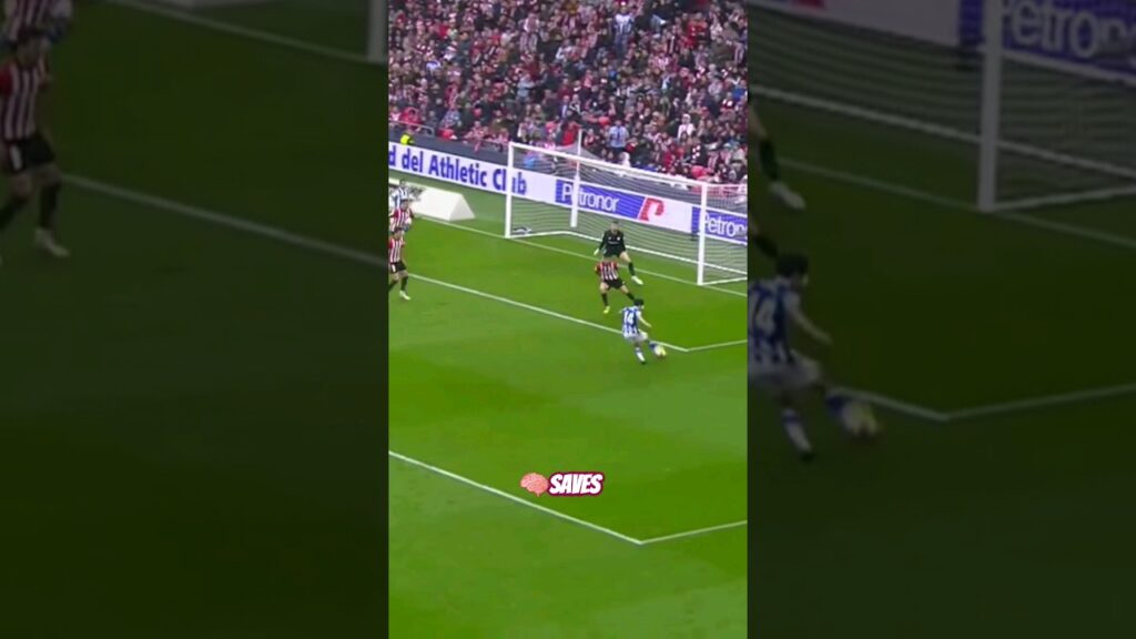 🧤DOBLE SAVES from unai simon #laliga #laligatopsaves #bestsaves #bestgoalkeeper #keeper