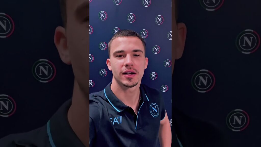 DENDONCKER SI PRESENTA AI TIFOSI: LE PRIME PAROLE DEL NUOVO GIOCATORE DEL NAPOLI💙😍 #shorts DENDONCKER SI PRESENTA AI TIFOSI: LE PRIME PAROLE DEL NUOVO GIOCATORE DEL NAPOLI💙😍 #shorts