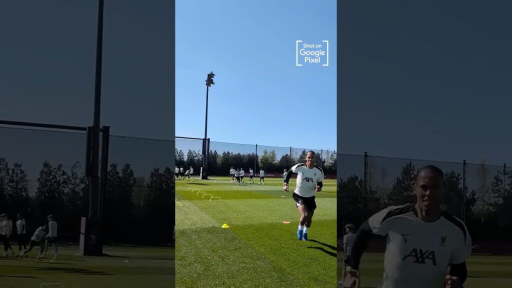 POV Van Dijk running towards you 😮🤣