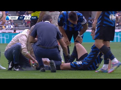 🤕 Benjamin Pavard STRETCHERED OFF pitch with ankle injury vs AS Roma | Pavard injury vs Roma