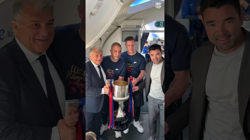 ❤️ Hansi Flick, Deco, Joan Laporta et Ter Stegen après le sacre du Barça #football #shorts