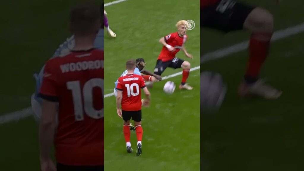 🇧🇪 JEREMY DOKU ON THE WING 😍 #mancity #football #skills #shorts #shortsvideo #shortsfeed