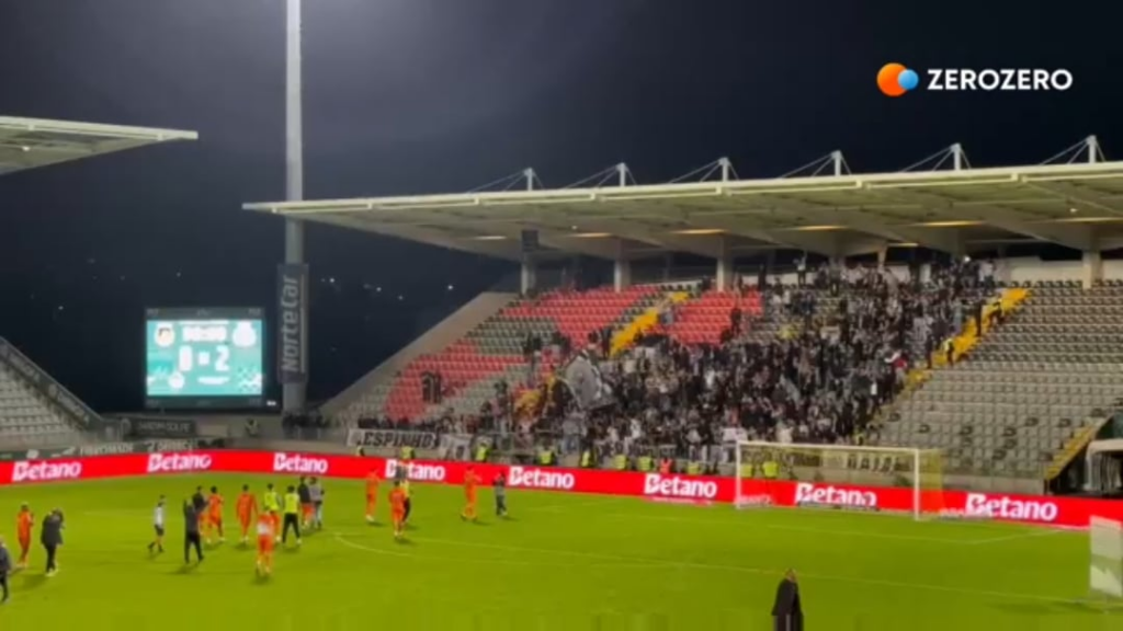 Zerozero: Em comunhão com adeptos, Boavista acredita: a festa dos axadrezados em Paços de Ferreira