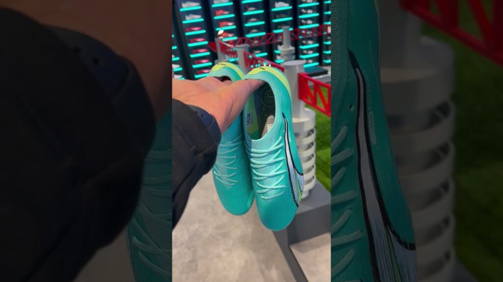 Se Alex Sandro chiama, The Pitch risponde👟