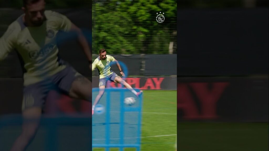 ‘Ooooooh, stop it!’ Jordan Henderson scores insane goal in Ajax training! 🫨