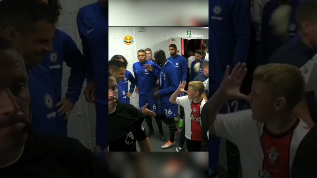 This young Southampton mascot has mocked César Azpilicueta here! 😆🤣#shorts