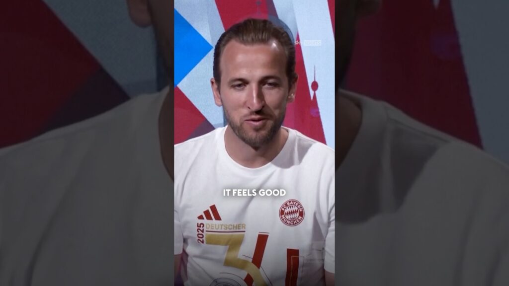 Harry Kane reacts to winning his first trophy 🏆