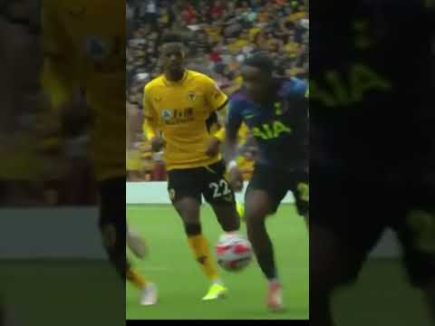 Steven Bergwijn's Beautiful Skill to beat the press from Wolves