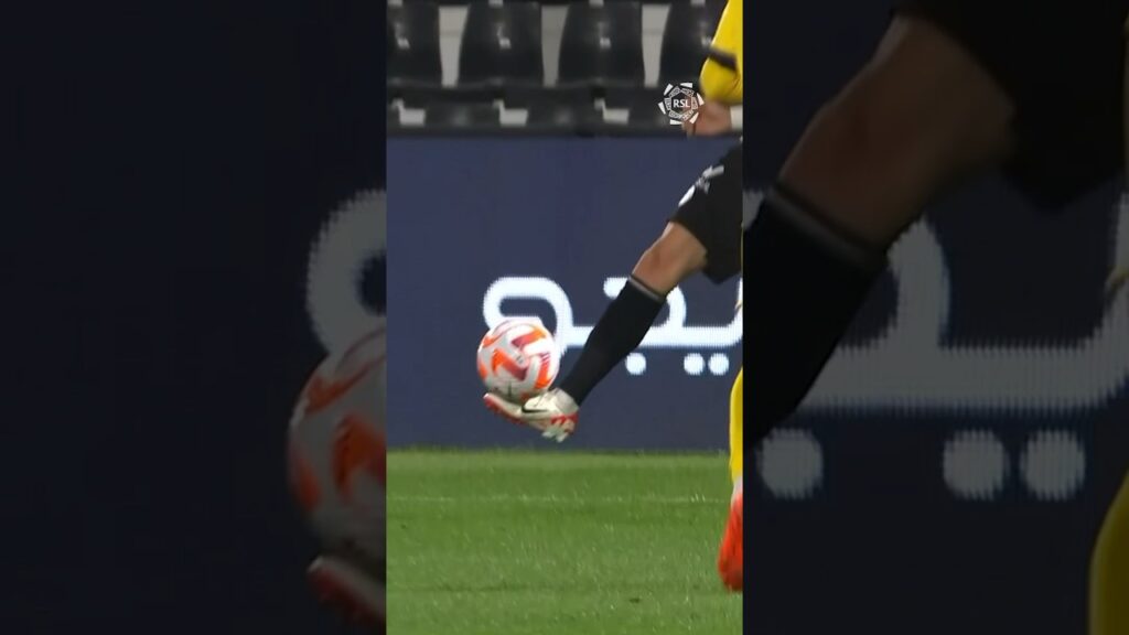 This control from Carrasco 🥶 #yallarsl #football #soccer #carrasco