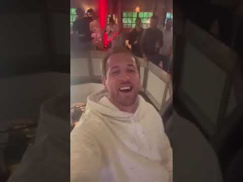 Harry Kane celebrates winning his FIRST major trophy! 🏆