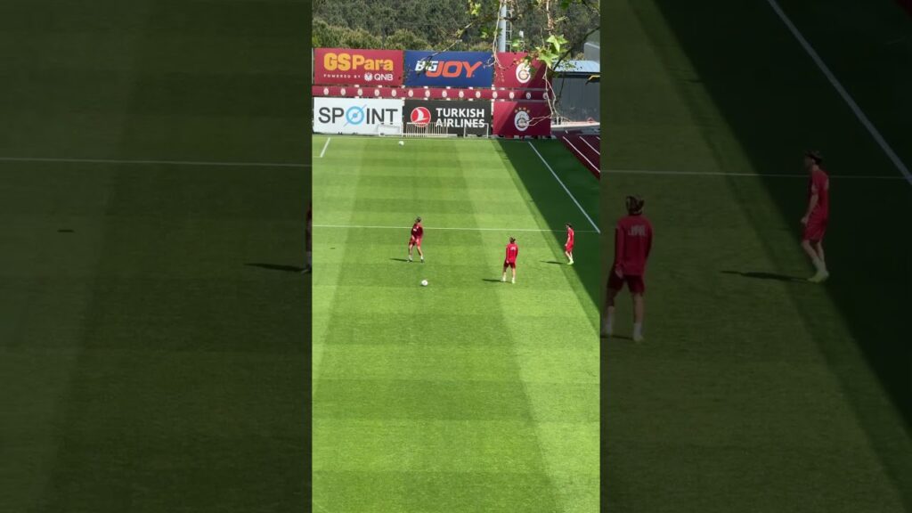 Alvaro Morata’dan şık hareketler!