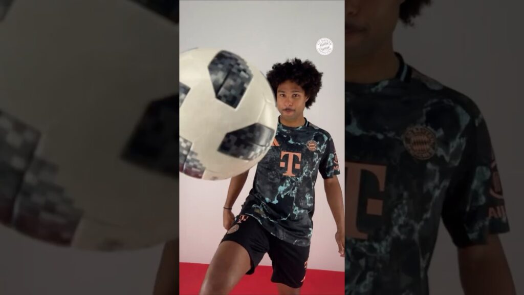 Bayern away shirt transition with Serge Gnabry - 2024/2025 to 2025/2026