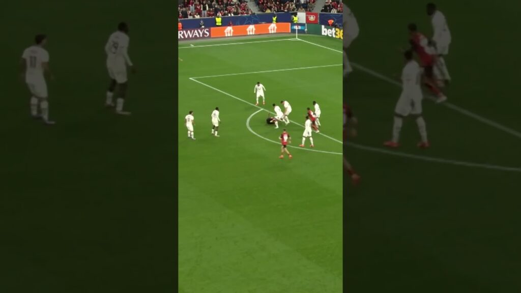 Fofana: the Rossoneri dam | #championsleague #shorts