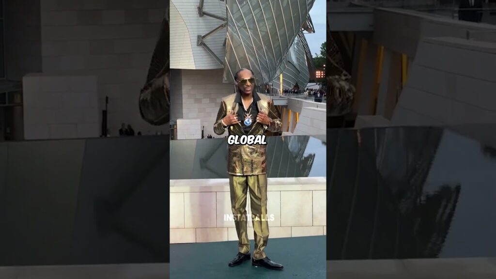 Neymar is good at playing football, but not good at football 💀