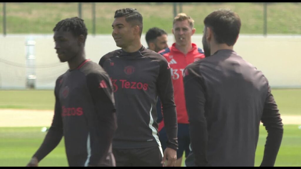 Man Utd train hoping to salvage embarrassing season -face Chelsea on Friday | WeShow Sports