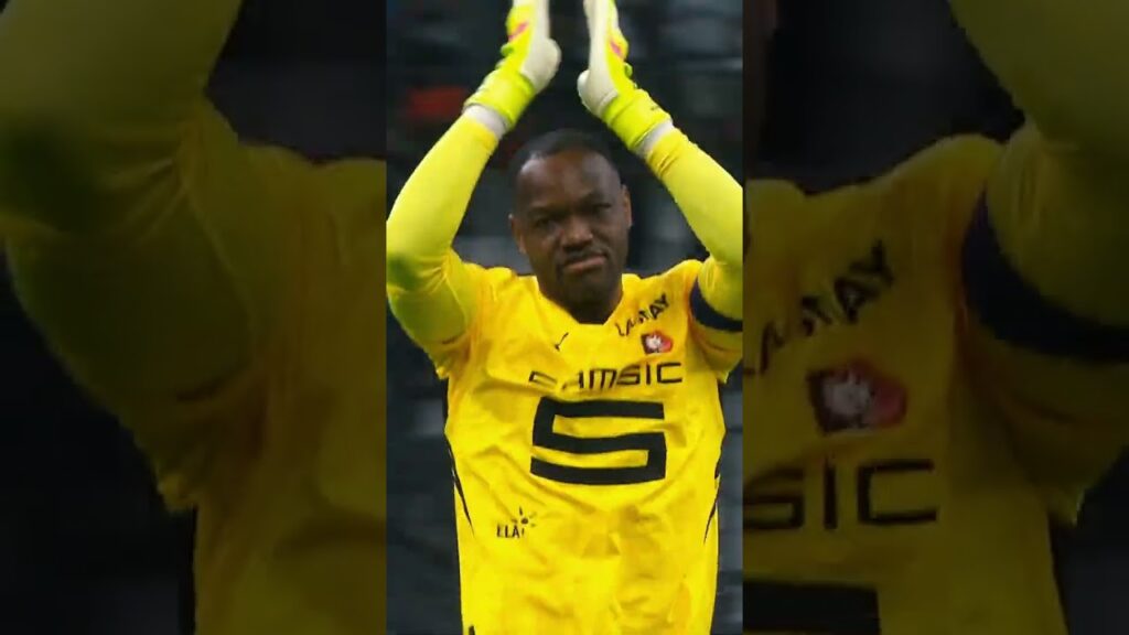 L'ovation du Vélodrome à la légende Steve Mandanda 🥹 #ligue1mcdonalds #football #ligue1 #sport