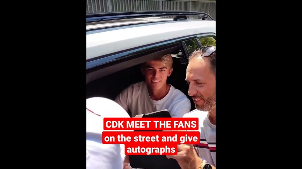 Charles de Ketelaere meet & give his autograph for milanisti #shorts