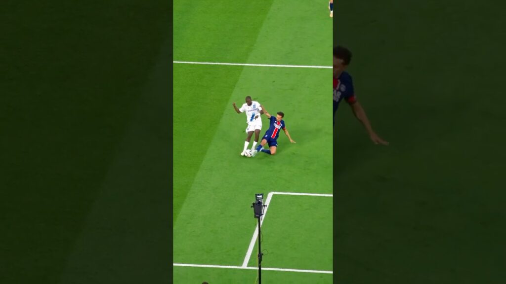 Leaving his Marq 👊 #marquinhos #psg