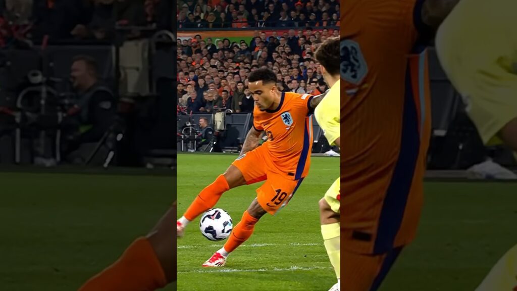 Justin Kluivert » Cody Gakpo. 🎼 #NothingLikeOranje