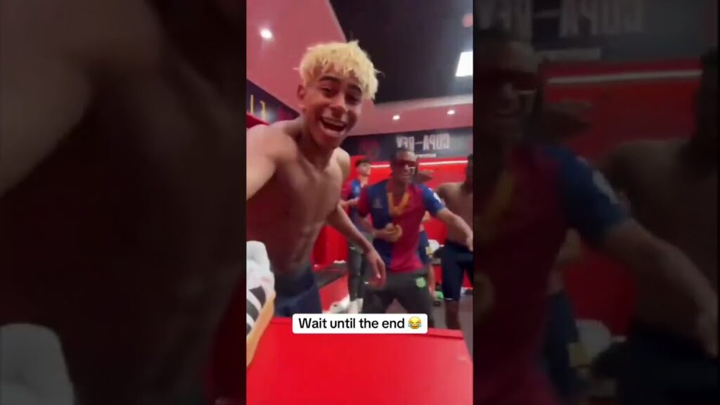 Intentaron con Dani Olmo, pero Kounde sí se unió al baile 😂 (vía @Alejandro Balde) #shorts