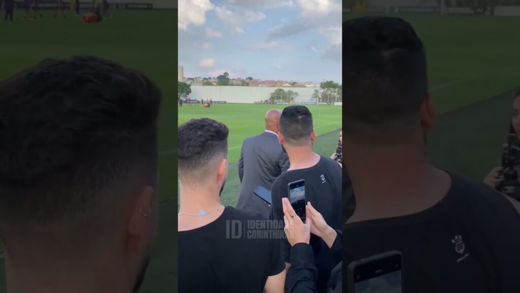 RESENHA DE FABINHO SOLDADO COM PARTE DA IMPRESA NO TREINO ABERTO DO CORINTHIANS