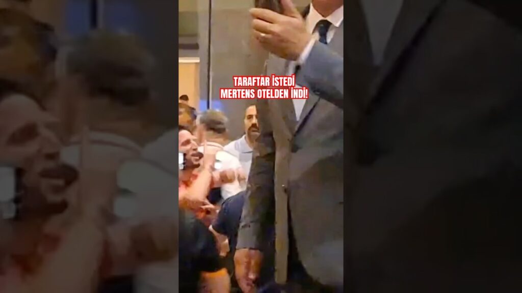 ❤️Dries Mertens Taraftarı Kırmadı, Otelden Aşağı İndi!