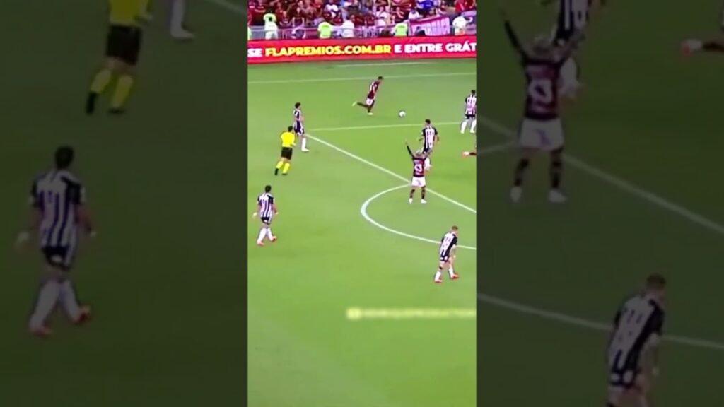 Alex Sandro Magic on the Field! ✨⚽