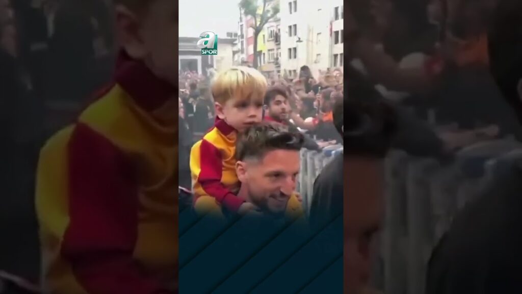 Ciro Mertens, Babası Dries Mertens'in Omuzlarında Şampiyonluk Kutlamasına Gidiyor!