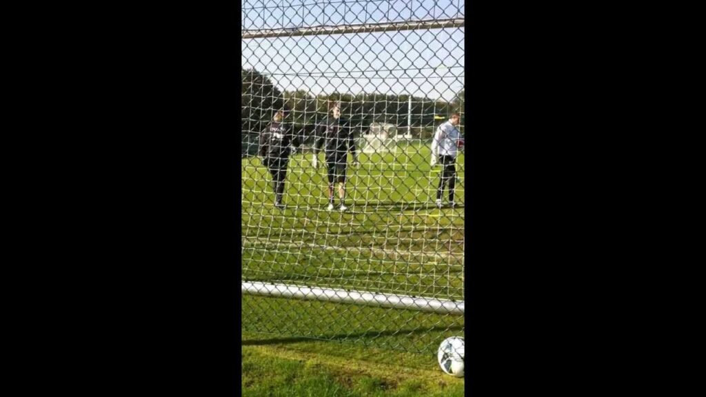 Jean François Gillet & Simon Mignolet training Rode Duivels