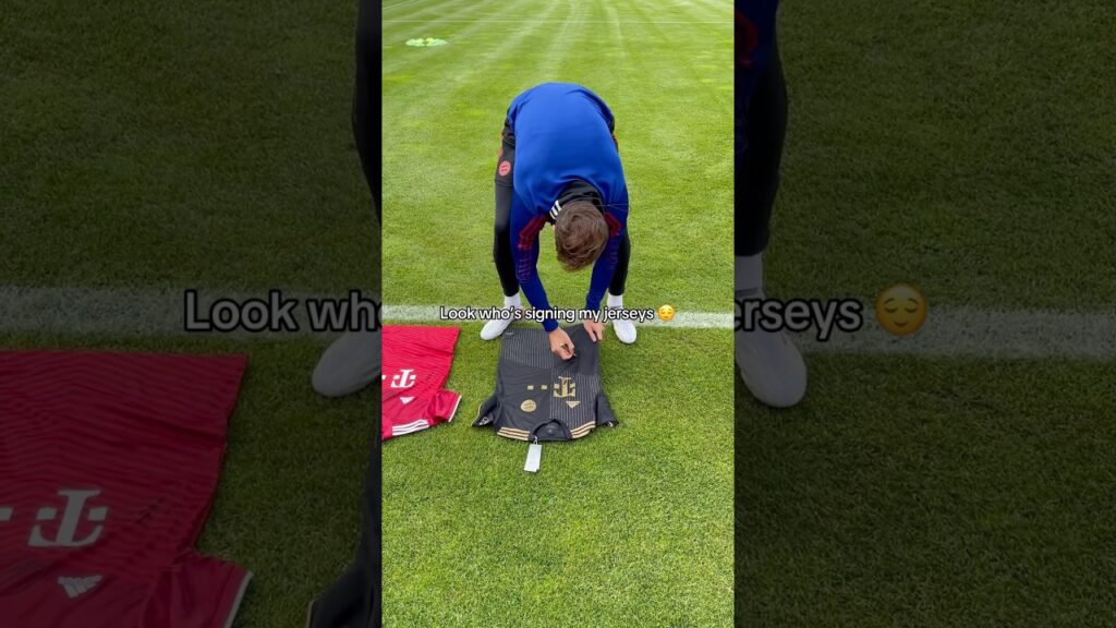 Leon Goretzka unterschreibt meine Trikots! ⚽️ #football #soccer #fussball