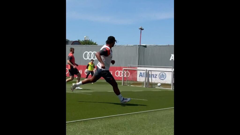 Serge Gnabry scoring in a small goal during Bayern's training session - Getting ready for Hoffenheim